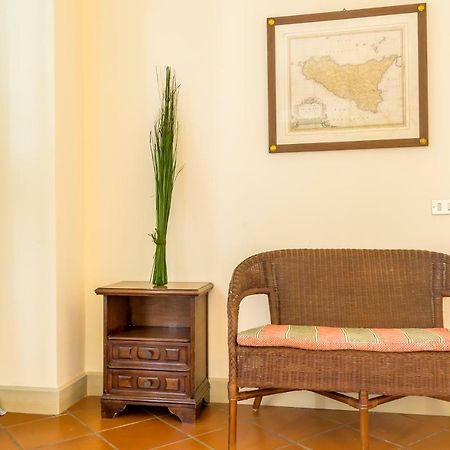 Les Suites - Apartments Riposto Eksteriør bilde